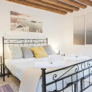 https://santa-croce-guest-house.hotelinveneto.com