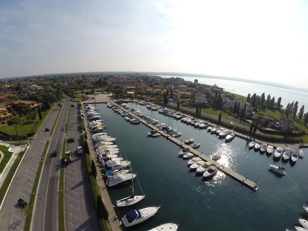 Bellasirmione Holiday Apartments Italy