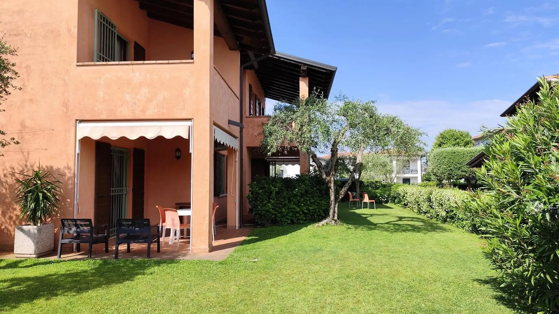 Bellasirmione Holiday Apartments 3*, Sirmione Italy