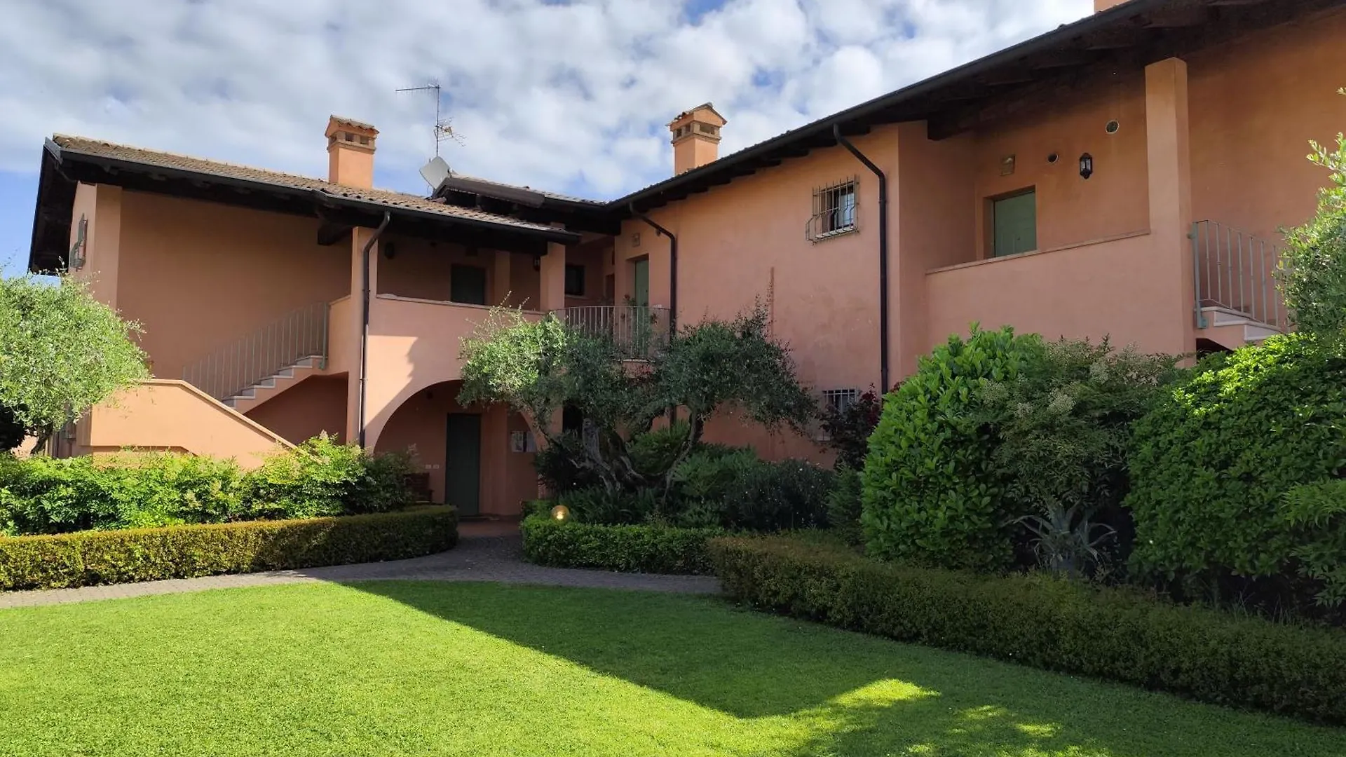 *** Aparthotel BellaSirmione Holiday Apartments Italia