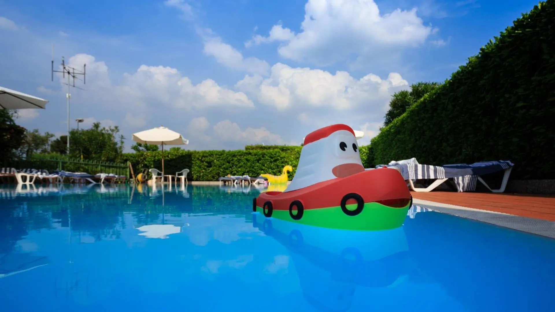 BellaSirmione Holiday Apartments 3*, Sirmione